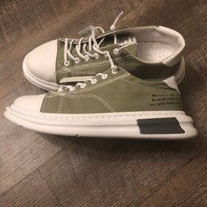 Mens shoes /or womens i guess.